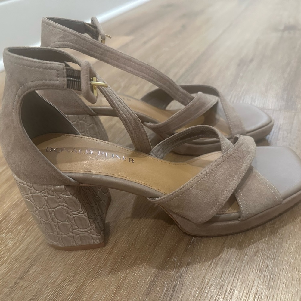 Donald J. Pliner Women's Beige Block Heel Sandals